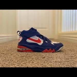 Men’s basketball shoes - Nike Air Force Max CB 2